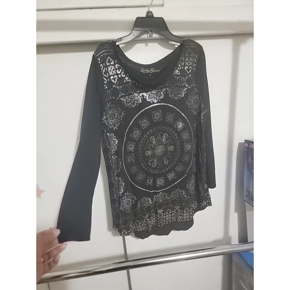 Lucky Brand Graphic Metallic Foil Circle Burst Tee‎ M